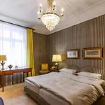 Opera Hotel 4*