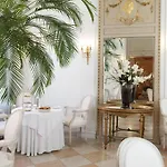 Hotel Opera