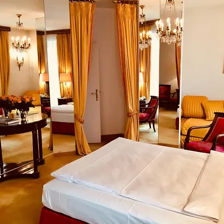 Opera Hotell