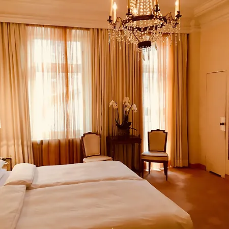 Opera Hotel 4*