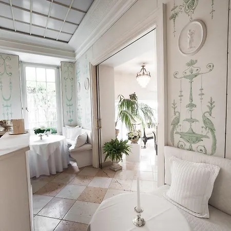 Opera Hotell