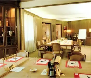 Opera Hotell