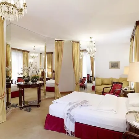 Hotell Opera 4*