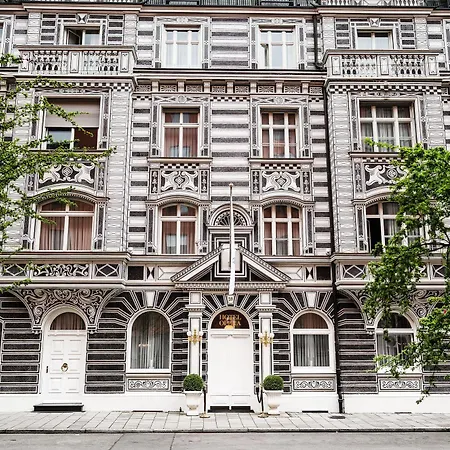 Opera 4* München