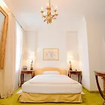 Opera Szálloda 4*