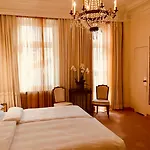 Opera Szálloda 4*