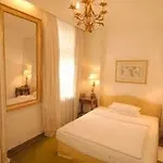 Opera 4*