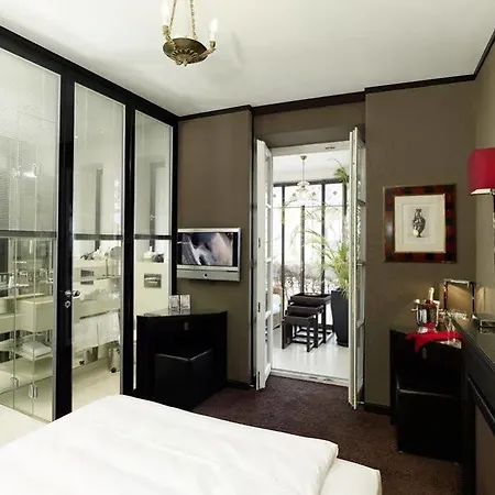 Opera 4* Munich